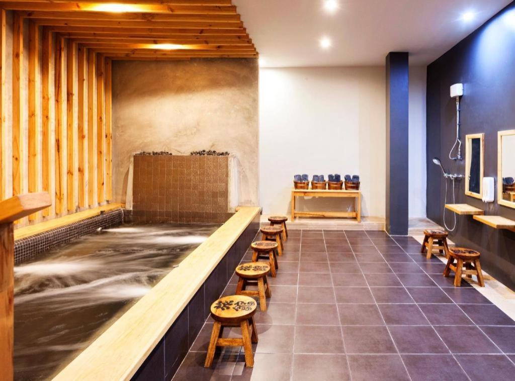 Haikin Ryokan Чиангмай Экстерьер фото